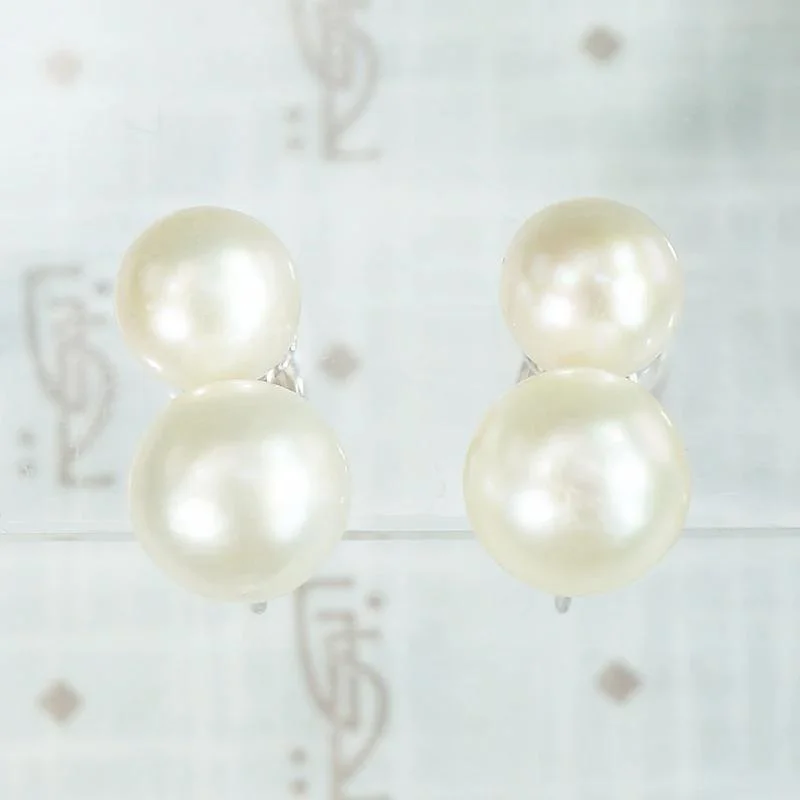 Ladies Valentine’s Glow Earrings -Elegant Vintage Pearl Earrings in White Gold