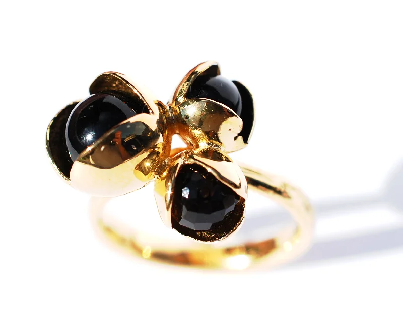 Ladies Value Band Rings -14. Black Bud Floret Triple Ring