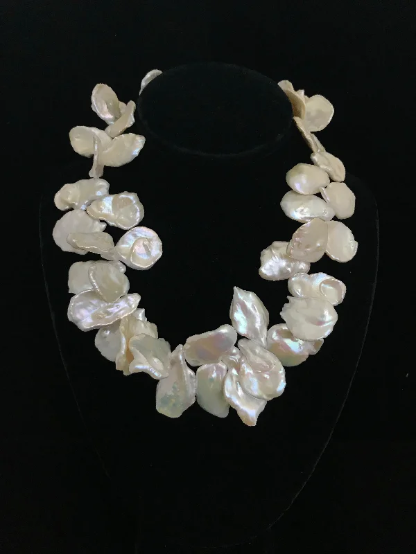 Ladies Necklaces for Friend Glow-Keishe Pearl Necklace