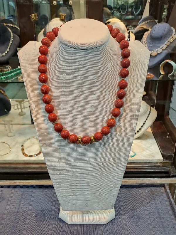 Ladies Necklaces Boho Spark-Necklace in Red Coral Gemstones and 18k gold elements