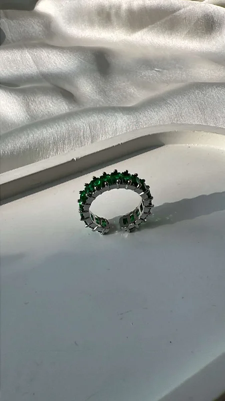 Ladies Dragon Claw Rings -Emerald baguette ring