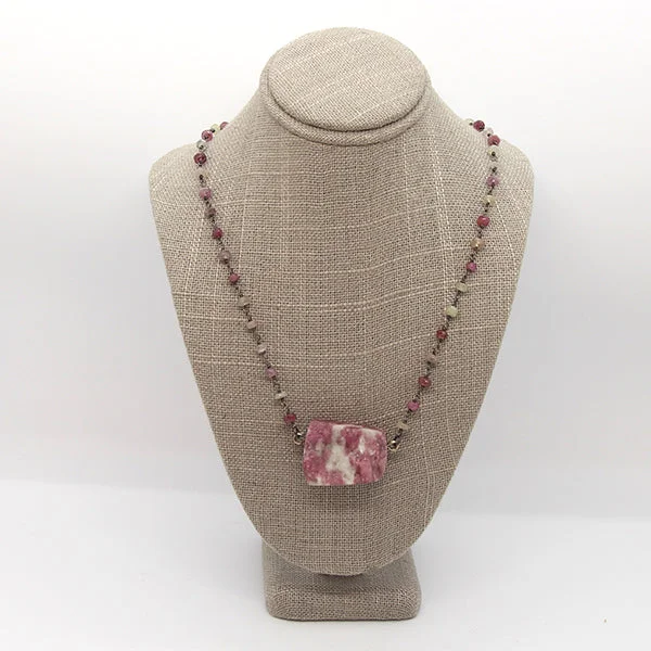 Ladies Necklaces Light Spark-Necklace with Tourmaline in Quartz on Sapphire Chain